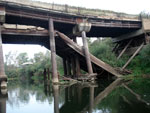 Полуразрушенный мост